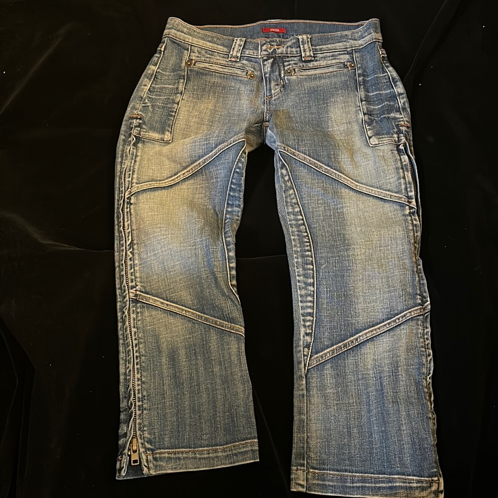 Guess stretch long jean capri pants.